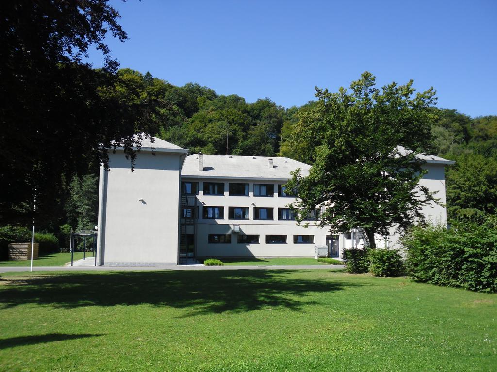 J-Club De Knapzak / La Besace Villa Bohan Bagian luar foto